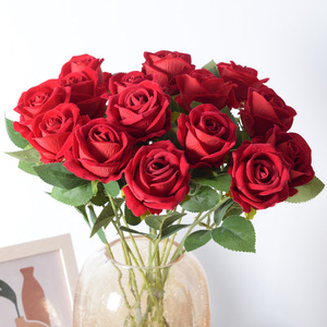 Rose artificielle unique en flanelle haute simulation pour la maison et les mariages, roses blanches artificielles - Product Image 1