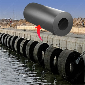 Parafango Cilindrico Marino in Gomma Naturale PIANC con Accessori per Porti e Banchine - Product Image 1