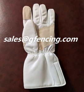Găng Tay Tập Luyện 3 Thanh Kiếm - Product Image 1