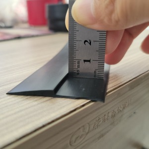 Bordure de <span class=keywords><strong>tapis</strong></span> en <span class=keywords><strong>caoutchouc</strong></span> personnalisable, auto-adhésive, en tissu, <span class=keywords><strong>pour</strong></span> <span class=keywords><strong>tapis</strong></span>, bande de bordure en PVC de Chine <span class=keywords><strong>pour</strong></span> l'Autriche - Product Image 1