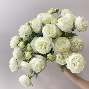 Hoogwaardige zijden kunstbloem Ranunculus 3-koppige decoratieve bloem voor thuis, bruiloft, feestdecoratie, poederroze - Product Image 2