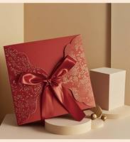 Boîte en papier à bordure en dentelle gaufrée, ruban en satin, boîte en carton pliable, emballage en papier pour cadeau d'anniversaire