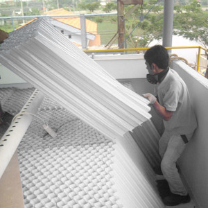 Colons biologiquement actifs de tube de lamelle de PVC/PP MBBR pour la réduction augmentée d'ammoniaque et d'azote - Product Image 1