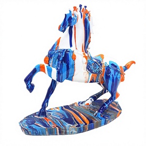 Sculpture de cheval en résine peinte à la main, art populaire coloré, décoration créative pour étagère et table de salon - Product Image 2