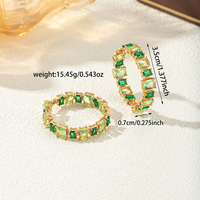 Magnifiques Boucles d'Oreilles Créoles Dorées Étincelantes avec Pierres Précieuses Multicolores Taille Émeraude Serties Pavé, Bijoux de Mode pour Femme, Idéal Cadeau