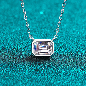 Collana Moissanite 1ct Taglio Smeraldo in <span class=keywords><strong>Argento</strong></span> Sterling 925 Placcato Platino <span class=keywords><strong>950</strong></span>, Vendita Calda - Product Image 4