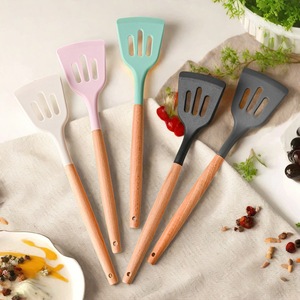 Wooden-handled Silicone Frying Spatula Non-stick Heat-resistant Kitchen Utensil For Stir-frying <b>Baking</b> Cooking Steak - Product Image 2