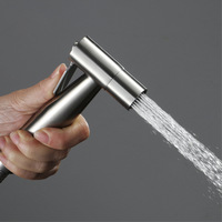 Accessoires de robinet de salle de bain moderne en acier inoxydable Eau Shattaf Bidets Pommeaux de douche avec inverseur Ensemble de douche de salle de bain