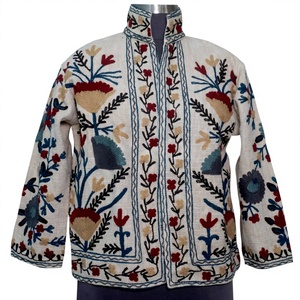 Veste en coton tricoté matelassée Suzani élégante et confortable pour femmes, à ouverture sur le devant, avec poches, tendance, vêtements d'extérieur d'hiver - Product Image 1