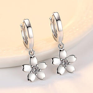 MT SIS.GOD TT Boucles d'oreilles en forme de fleur plaquées argent et zircon pour femmes, joli cadeau de bijoux - Product Image 5