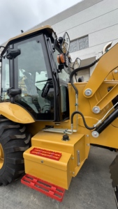 Chargeuse-pelleteuse sur pneus Caterpillar 420F 2026 4x4, excavatrice 8 tonnes, pompe Kawasaki, puissance 123 kW pour la construction - Product Image 3