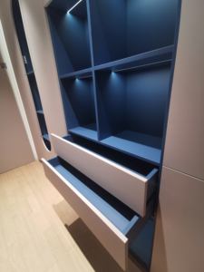 خزانة ملابس فاخرة حديثة 2023 أثاث خشبي لغرفة النوم مجموعة خزانة ملابس يمكن المشي بداخلها - Product Image 5