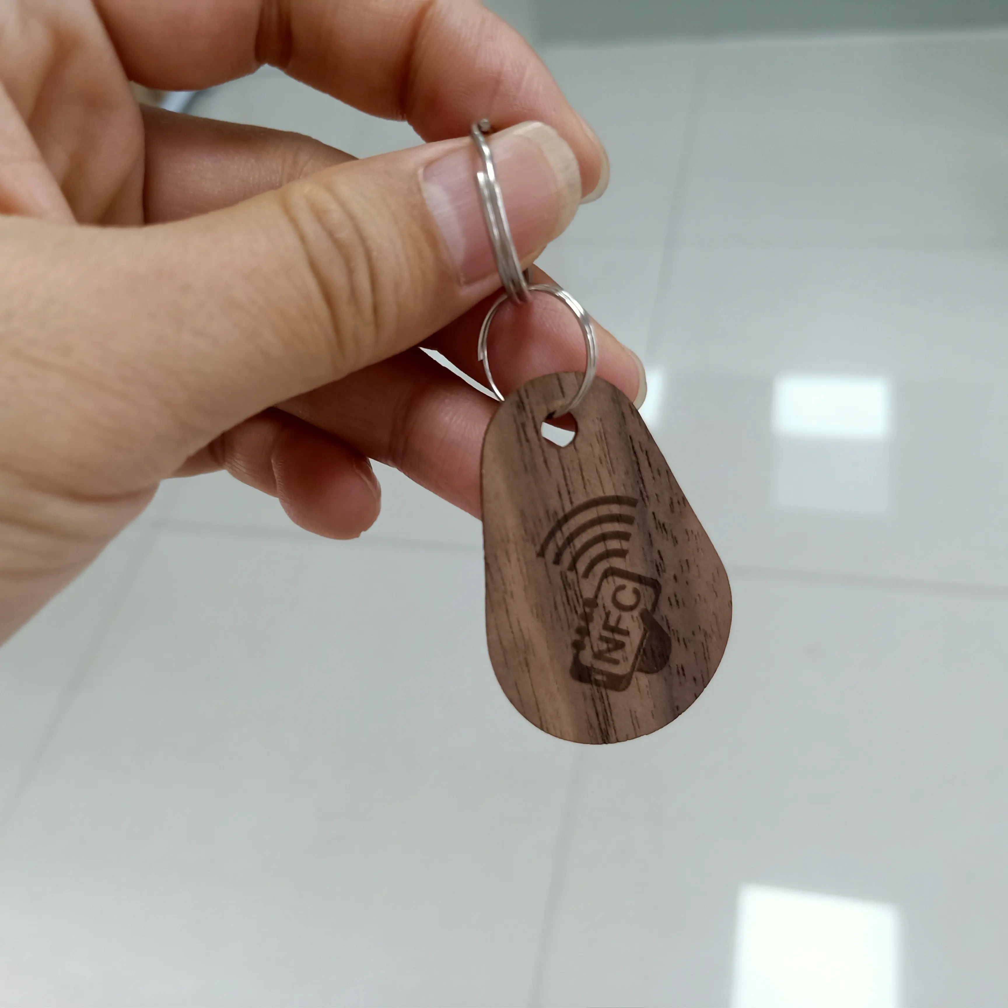 Ruixin chuyên nghiệp RFID Vòng đeo tay NFC vé dệt dây đeo cổ tay/vòng đeo tay với mã QR