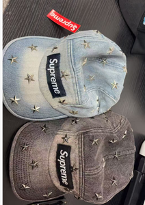 Gorra de Cinco Paneles con Tachuelas y Estilo Desgastado: Estilo Urbano Retro Americano - Product Image 3