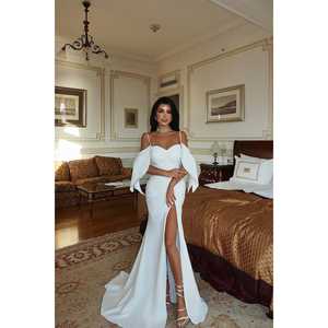 Robe de soirée longue blanche Aella, style invitée de mariage, technique crochetée, décorations à sequins, longueur ras du sol - Product Image 4