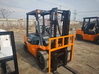 Chariot élévateur diesel Toyota d'occasion de 2.5 à 3 tonnes avec moteur en bon état, grues de boîte de vitesses de pompe à moteur à vendre