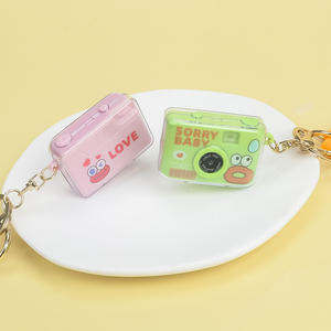 Mini caméra <span class=keywords><strong>anime</strong></span> mignonne, personnage de dessin animé à bouche de saucisse, impression UV, porte-clés avec lumière et son - Product Image 2