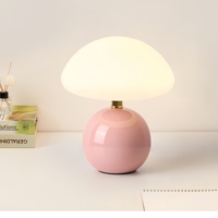 Nouveau design lampe de table LED rechargeable portable lampe champignon à base en céramique pour la décoration de chevet d'hôtel et de chambre à coucher à la maison
