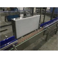 Machine de remplissage d'eau électrique en acier inoxydable haute vitesse 3-en-1 automatique pour bouteilles (rinçage, remplissage, bouchage)