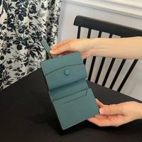 Dompet Pendek Kulit Sapi Asli Logo Kustom Anti RFID dengan Penutup Kancing Jepret dan Banyak Kompartemen Resleting OEM ODM