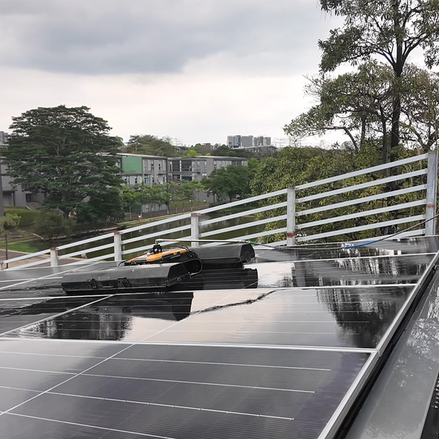 45Ah Ultra-High Capacity Cleaning Solar Panel Cleaner Robot and Automatic Solar Panel Cleaning System