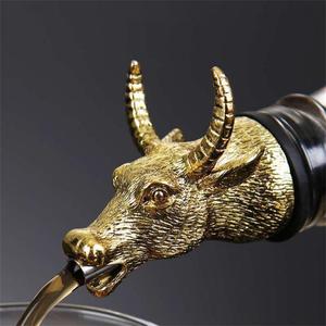 Herramienta de vertido Dispensador de licor de bebida Aleación de zinc Cabeza de toro Boca de vino Vertedor de vino personalizado - Product Image 2