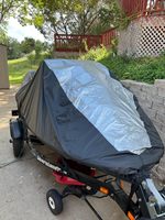 Housse de jet ski en tissu Oxford 600D imperméable et résistante à l'usure, protection UV, rejet IR à 90 %, utilisation toutes saisons, tailles et logos personnalisables