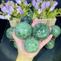 Vente en gros de sphères de diopside vert en quartz naturel poli, pierres précieuses de guérison pour la décoration de la maison, cadeau Reiki