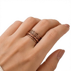 Anillo de Cobre Puro con Diseño Floral, Anillo de Dedo con Borde de Cobre Sólido, Joyería Unisex para Meditación, Ansiedad y Alivio del Estrés, Regalo - Product Image 1