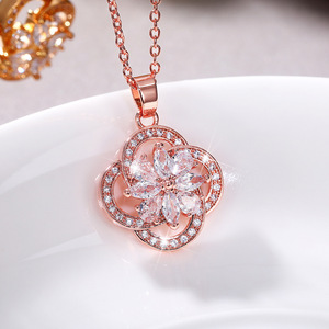 Collana con Ciondolo a Fiore Rosa per Donne, Catena Elegante per Clavicola, Gioiello di Moda Quotidiana - Product Image 4