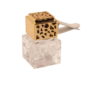 Flacon de parfum pour voiture en métal noir, doré, argenté, rouge, avec couvercle, 5 ml, diffuseur carré suspendu, flacons de parfum pour voiture avec corde - Product Image 4