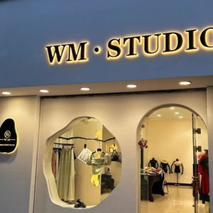 لوحة إعلانات بإضاءة ثلاثية الأبعاد مخصصة من الأكريليك لافتة بإضاءة ليد للباب ولوحة إعلانات للواجهة علامة إلكترونية - Product Image 6