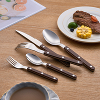 Ensemble de couverts réutilisables en acier inoxydable 18/10 poli miroir, style européen moderne, couteau à steak argenté avec manche à rivets en plastique