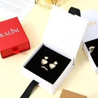 Boîte à bijoux portable A1 avec tiroir pour personnalisation de logo et identité de boutique, étui cadeau rigide en carton à fermeture magnétique