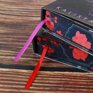 Impresión de Libros de Tapa Dura Personalizados con Sobrecubierta y Bordes Pintados, Edición de Colección de Novelas de Fantasía, Encuadernación Duradera, Venta al Por Mayor - Product Image 4