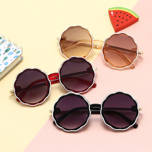 Gafas de sol para niños, estilo girasol, montura redonda, forma de pétalo, protección UV400, gafas de moda para niños E2050 - Product Image 1