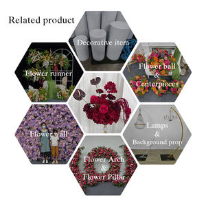 Boule de fleurs artificielles en soie de couleur bordeaux réaliste, mélange de fleurs, accents floraux en cascade, centre de table floral écologique pour mariage - Product Image 5