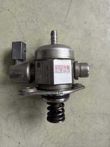 Bomba de combustible de alta presión 06K127028L desmontada, precio al por mayor, garantía de rendimiento, bomba de aceite combustible mecánica para Audi A6 C8 - Product Image 2