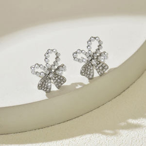 ต่างหูเม็ดเดี่ยวชุบทอง2025ทันสมัยประดับมุกเทียมรูปทรงเรขาคณิตวัสดุทองเหลืองเพทายเครื่องประดับแฟชั่น - Product Image 4