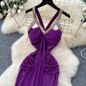 Abito <span class=keywords><strong>da</strong></span> Sera di Lusso con Cut-out e Cristalli, Vestito <span class=keywords><strong>da</strong></span> <span class=keywords><strong>Donna</strong></span> con Collo Halter e Corsetto in Vita <span class=keywords><strong>per</strong></span> Gala e Matrimoni - Product Image 3