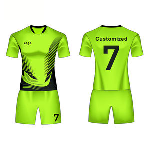Uniformes de football sublimés de la meilleure qualité pour les jeunes vêtements de football haut de gamme - Product Image 4