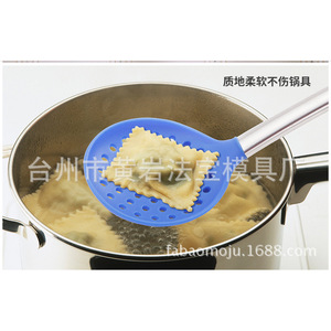 Passoire en silicone avec poignée en acier inoxydable sans BPA pour usage en cuisine - Product Image 2