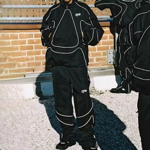 Комплект спортивной одежды из полиэстера и нейлона для мужчин: куртка-ветровка оверсайз и брюки в уличном стиле, высокое качество, оптом от производителя - Product Image 3