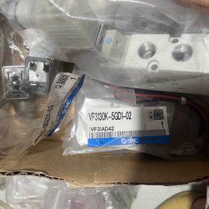 Válvula Solenoide de 5 Puertos de Operación por Piloto Original SMC VF3130K-5DZD1-02/5GD1-02 para Equipos de Mecanizado de Componentes Electrónicos - Product Image 5