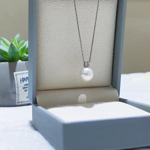 Collier en perles d'eau douce pour femme Zhuji avec pendentif Lac de montagne, chaîne polyvalente pour clavicule, accessoire de coiffure et cadeau - Product Image 3