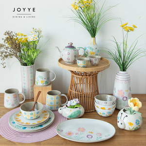 <span class=keywords><strong>Set</strong></span> di Stoviglie in Ceramica Joyye Spring con <span class=keywords><strong>Design</strong></span> Dipinto a Mano di Fiori Selvatici e Insetti, Stile Rustico da <span class=keywords><strong>Giardino</strong></span> in Argilla Naturale - Product Image 1