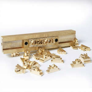 ชุดแม่พิมพ์ตัวอักษรทองแดงแกะสลักด้วยเครื่อง CNC, แม่พิมพ์ทองแดงปั๊มร้อนสำหรับงาน DIY ของหนัง โลโก้ และการออกแบบตราสินค้าตามสั่ง - Product Image 1