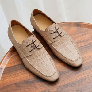 Chaussures décontractées pour hommes de haute qualité à motif patchwork, imperméables, à lacets, avec semelle antidérapante et empeignes surélevées pour le travail - Product Image 2