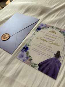 Impression personnalisée Raiponce <span class=keywords><strong>Couronne</strong></span> Thème Sweet 15 16 Quinceanera Party Carte d'invitation <span class=keywords><strong>de</strong></span> mariage avec enveloppe lilas - Product Image 3