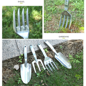 Aluminum Alloy Garden Shovel With Three Teeth Lightweight Digging Tool For Planting Flowers And Vegetables In Garden - Product Image 1